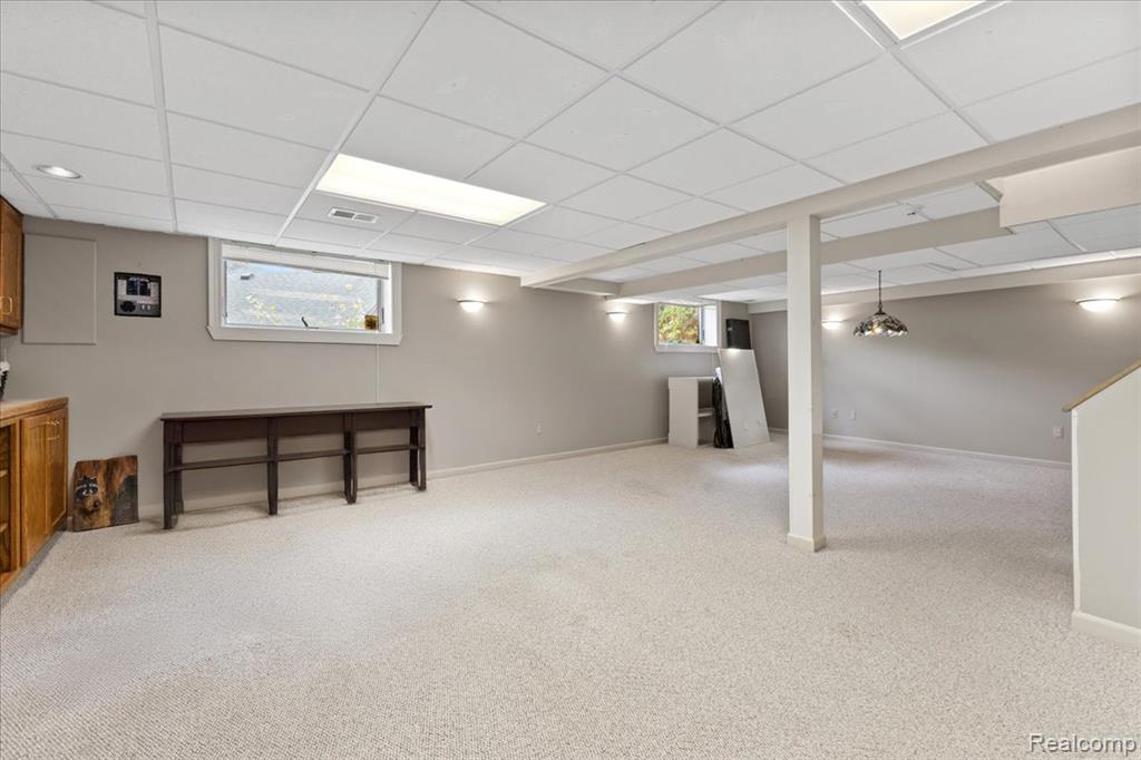 8291 Fawn Valley Circle, Clarkston, MI 48348 — Photo 35
