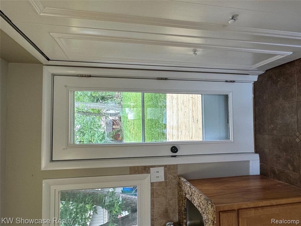 8027 Flagstaff Street, Commerce Twp, MI 48382 — Photo 18