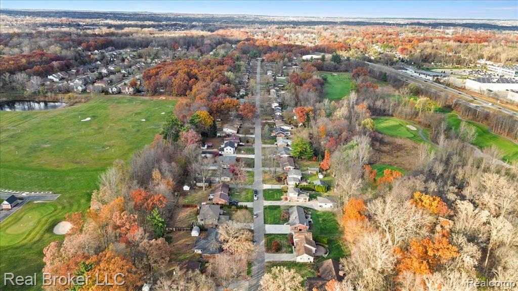 52048 Brentwood Drive, Shelby Twp, MI 48316 — Photo 10