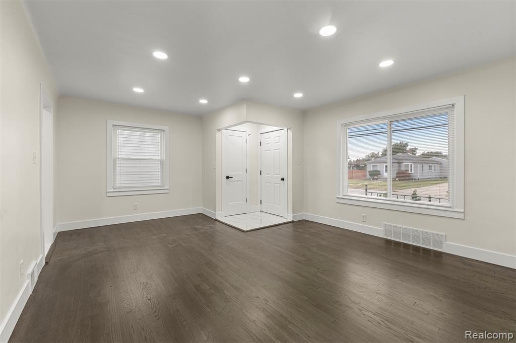 836 Garden Street, Garden City, MI — Photo 3