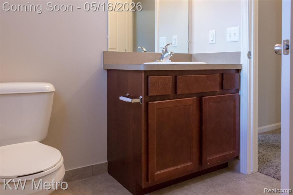 49144 W WOODS Drive, Shelby Twp, MI 48317 — Photo 10