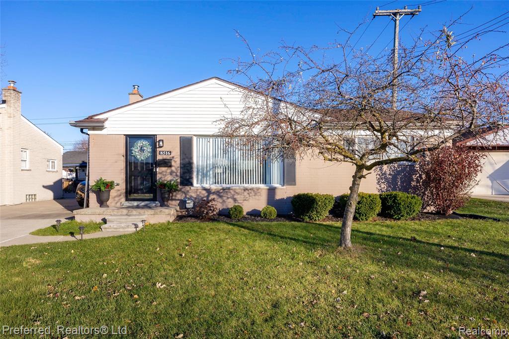 8516 N Hubbard Street, Westland, MI — Photo 2