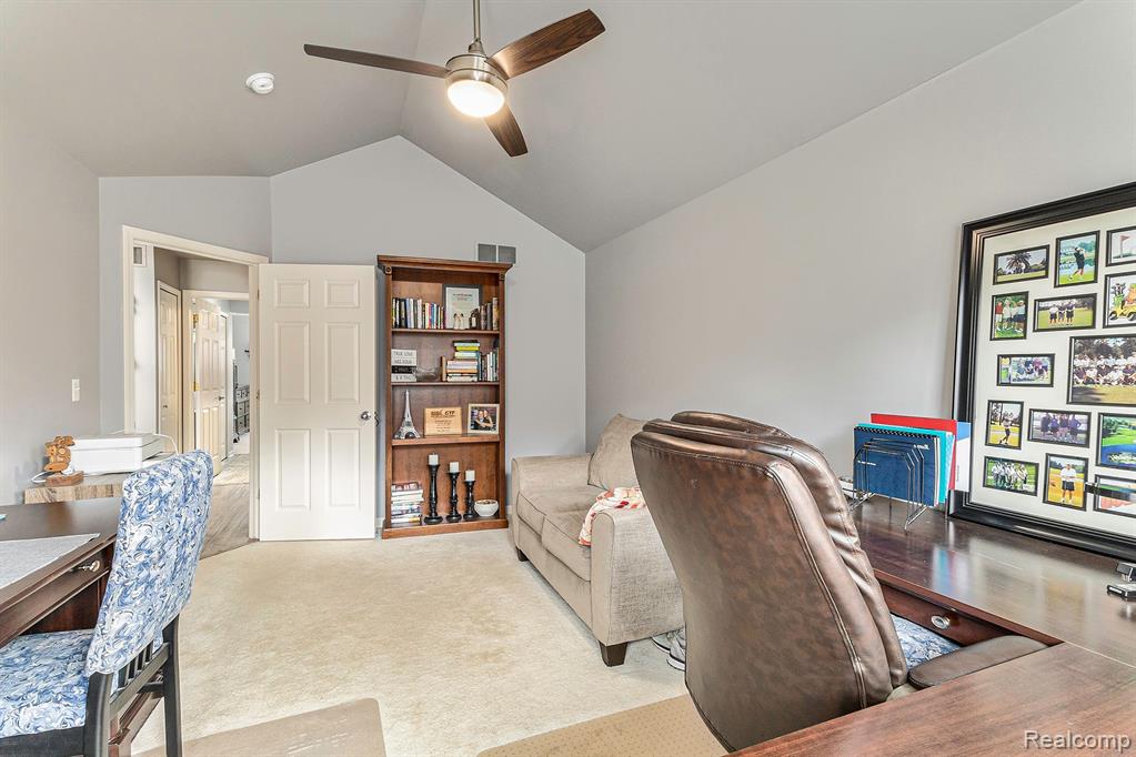 648 WOODHAVEN Drive, Commerce Twp, MI 48390 — Photo 15