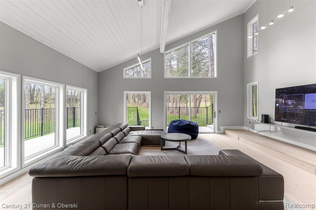 10459 Hyne Road, Brighton, MI 48114 — Photo 8