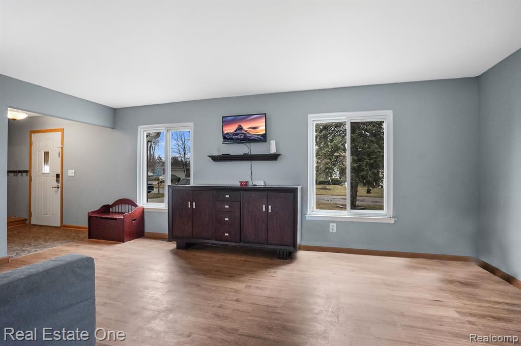5132 WISHING WELL Drive, Grand Blanc, MI 48439 — Photo 3