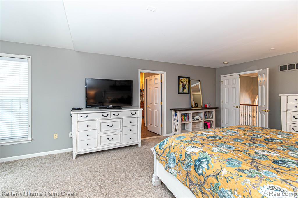 877 Wynstone Circle N, Oakland, MI — Photo 45