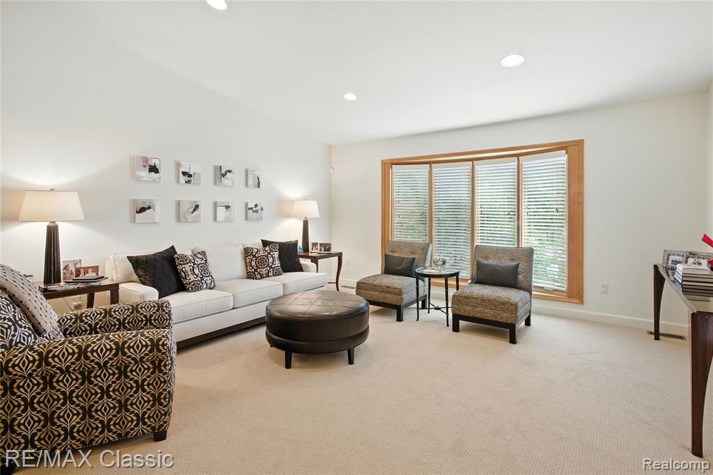 4022 CHABLIS Street, West Bloomfield, MI 48323 — Photo 13