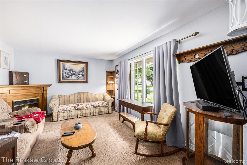 420 N Neeper Street, Capac, MI 48014 — Photo 8