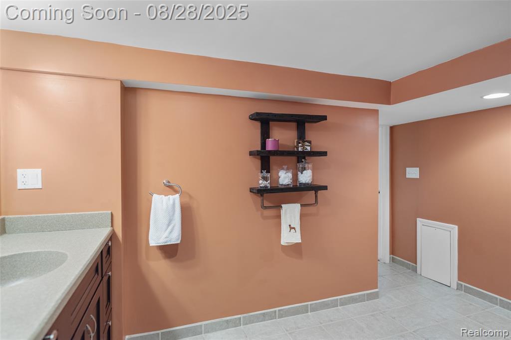 727 S Vermont Avenue, Royal Oak, MI 48067 — Photo 31