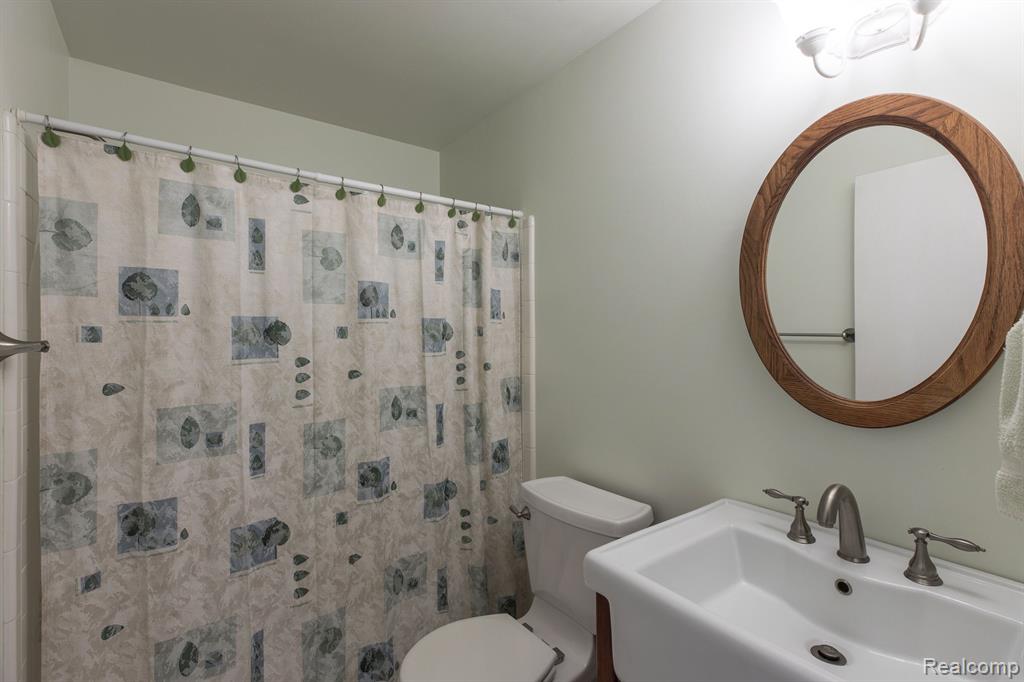 2939 Whittier Court, Ann Arbor, MI 48104 — Photo 27
