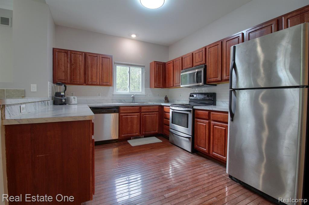 30661 ARDMORE Court, Novi, MI 48377 — Photo 9