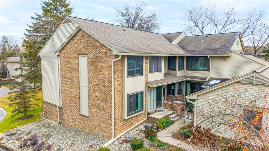 7258 Creeks Bend Court, West Bloomfield, MI — Photo 5