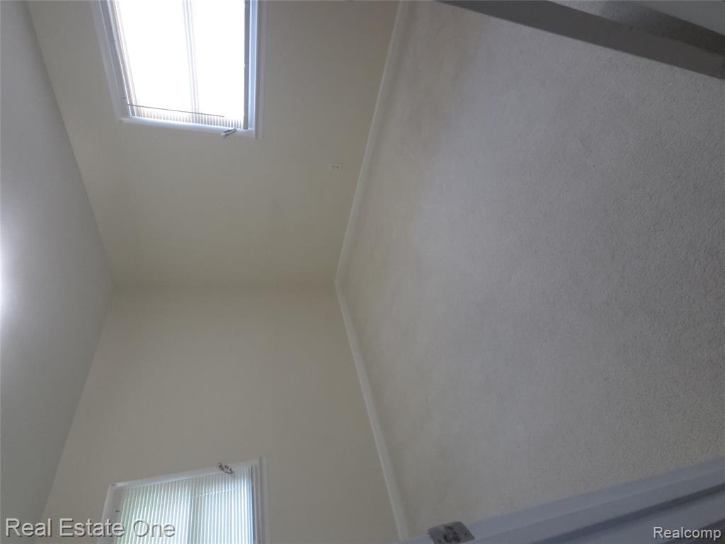 23654 WHITLEY Drive, Clinton Twp, MI 48035 — Photo 7