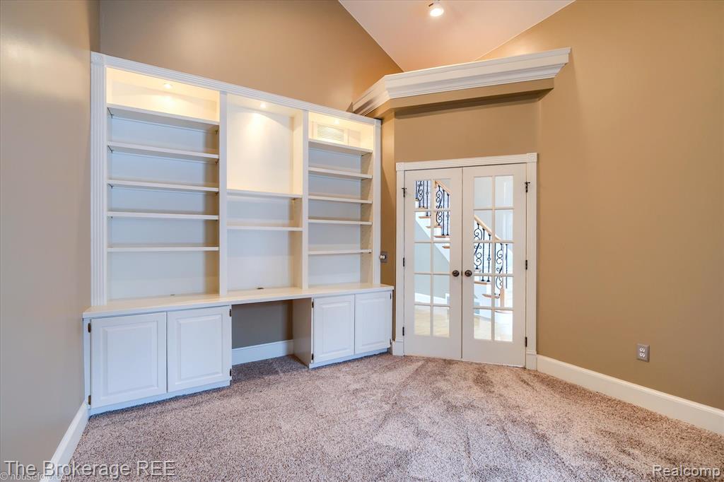 5475 Woodfield Parkway, Grand Blanc, MI 48439 — Photo 20