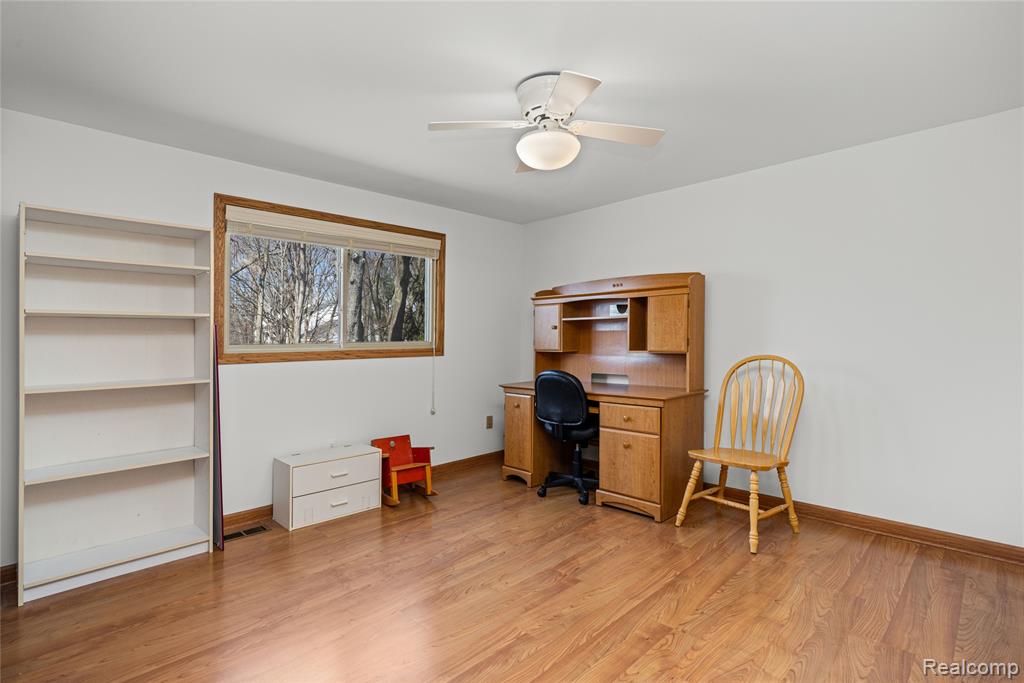 28867 Appleblossom Lane, Farmington, MI 48331 — Photo 26