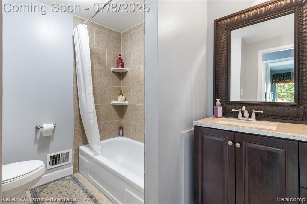 8948 Shawn Drive, Sterling Heights, MI 48312 — Photo 28