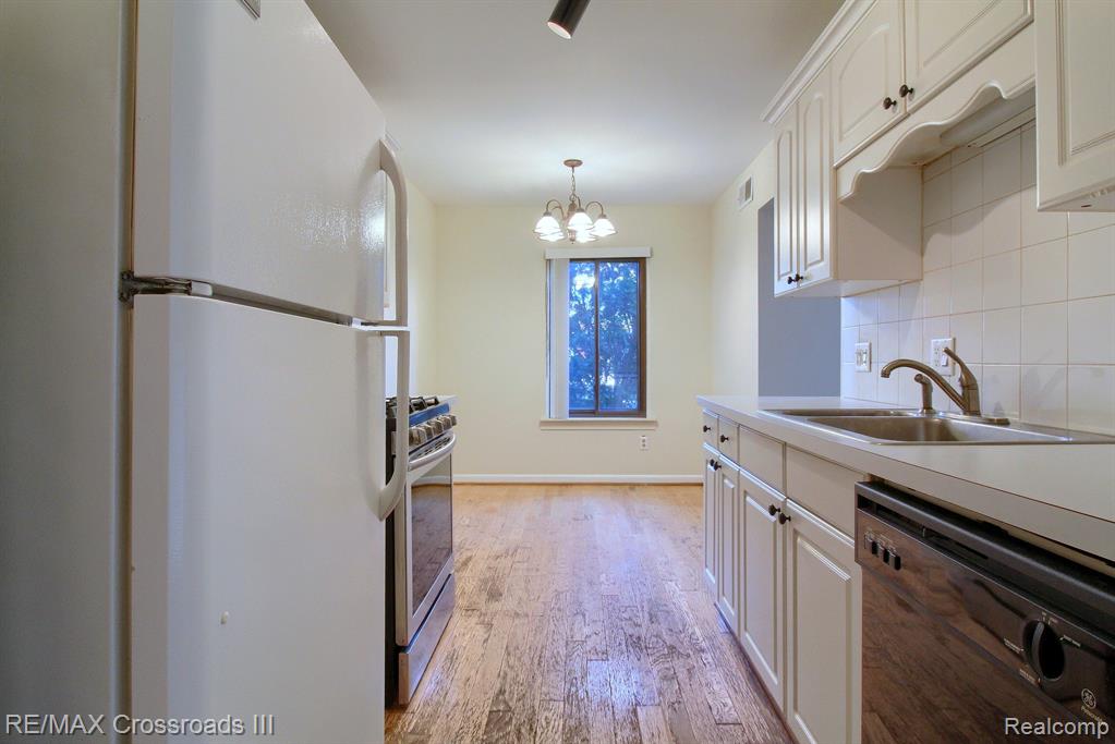 9629 Bayview Drive, 106, Ypsilanti, MI 48197 — Photo 14