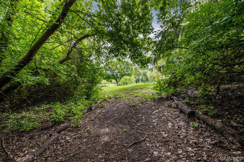719 TEN POINT Drive, Rochester Hills, MI 48309 — Photo 40