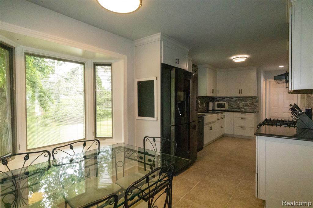 8268 Fox Bay Drive, White Lake, MI — Photo 11