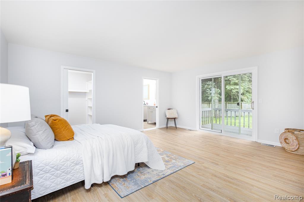 59663 PETTENGILL Drive, New Hudson, MI 48165 — Photo 13