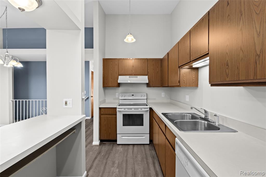 62072 Yorktown - Unit 4, South Lyon, MI 48178 — Photo 10