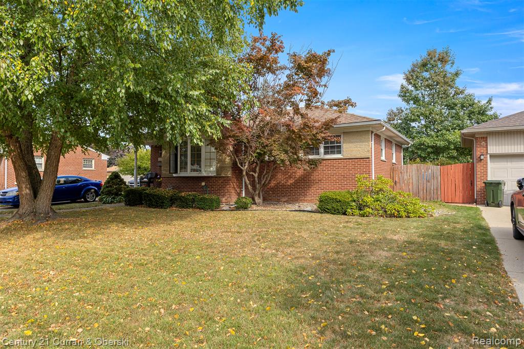 9869 Melbourne Avenue, Allen Park, MI 48101 — front exterior