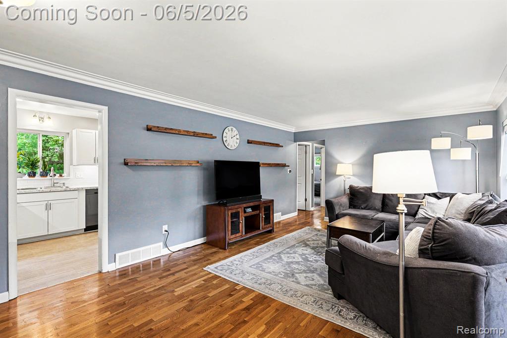 5603 Hallendale Road, Haslett, MI 48840 — Photo 5