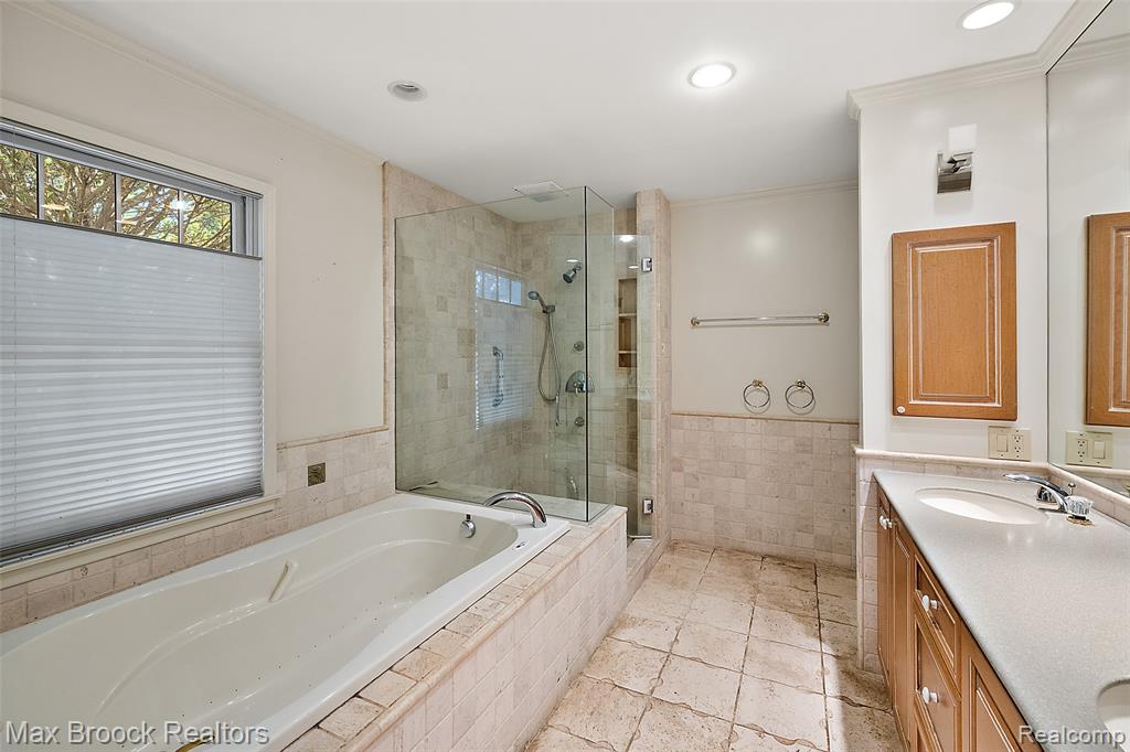 674 Rudgate Road, Bloomfield Hills, MI 48304 — Photo 14