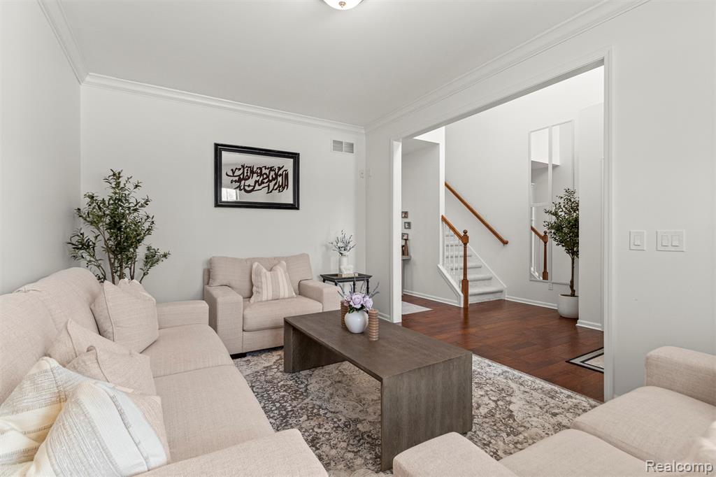 830 Lake Woods Drive, Canton, MI 48188 — Photo 8