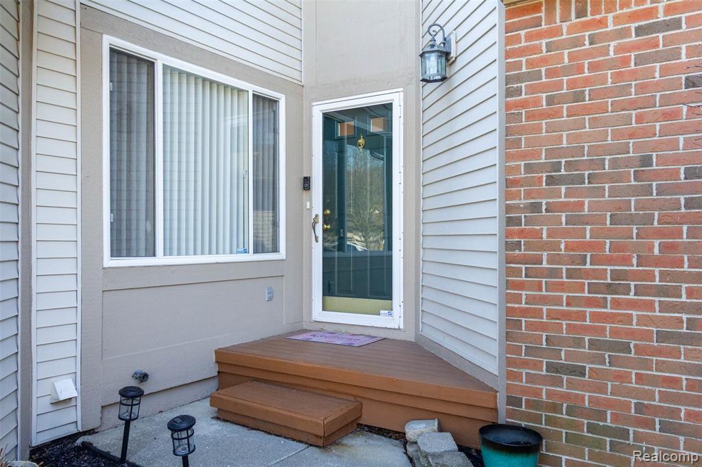448 Ravencrest Lane, 50, Westland, MI — Photo 4
