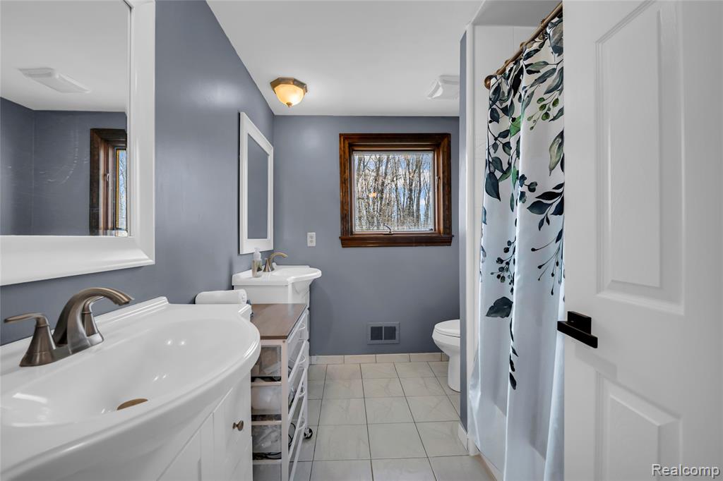 9447 Continental Drive, Taylor, MI 48180 — Photo 26