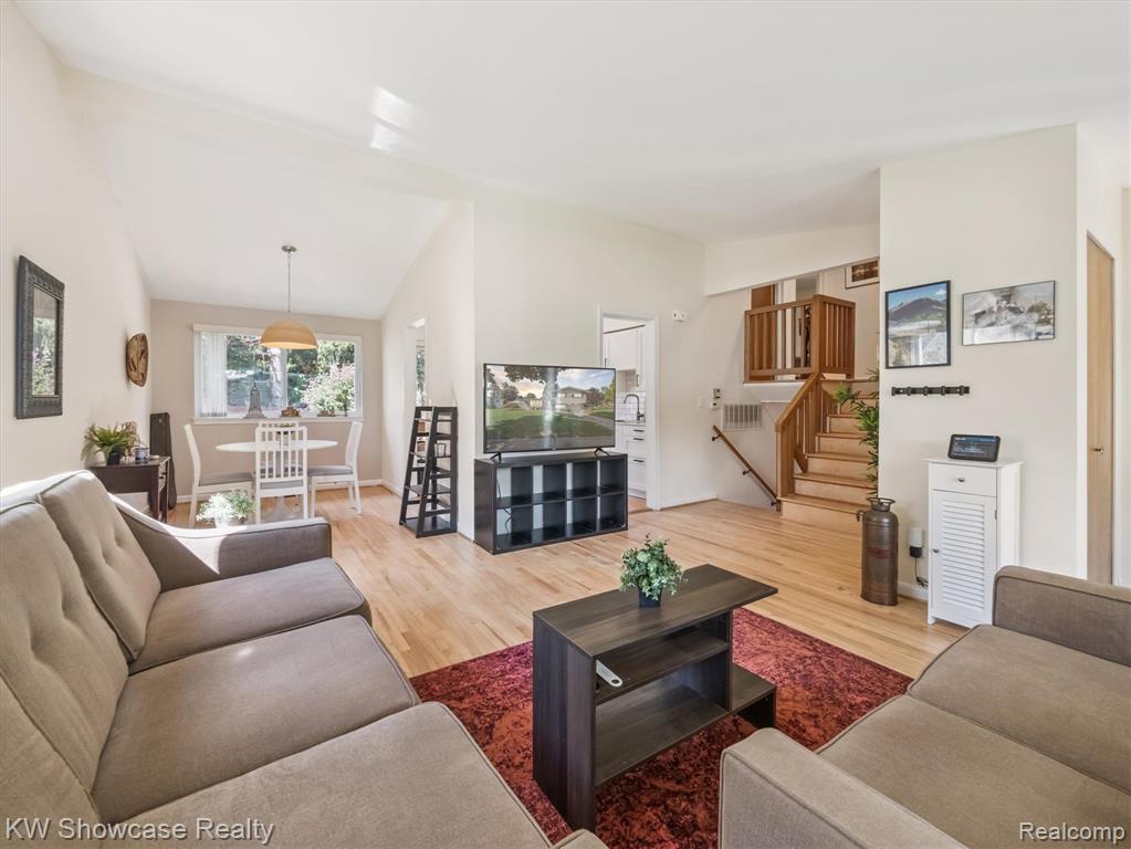 714 Sweetbriar, Milford, MI 48381 — Photo 10