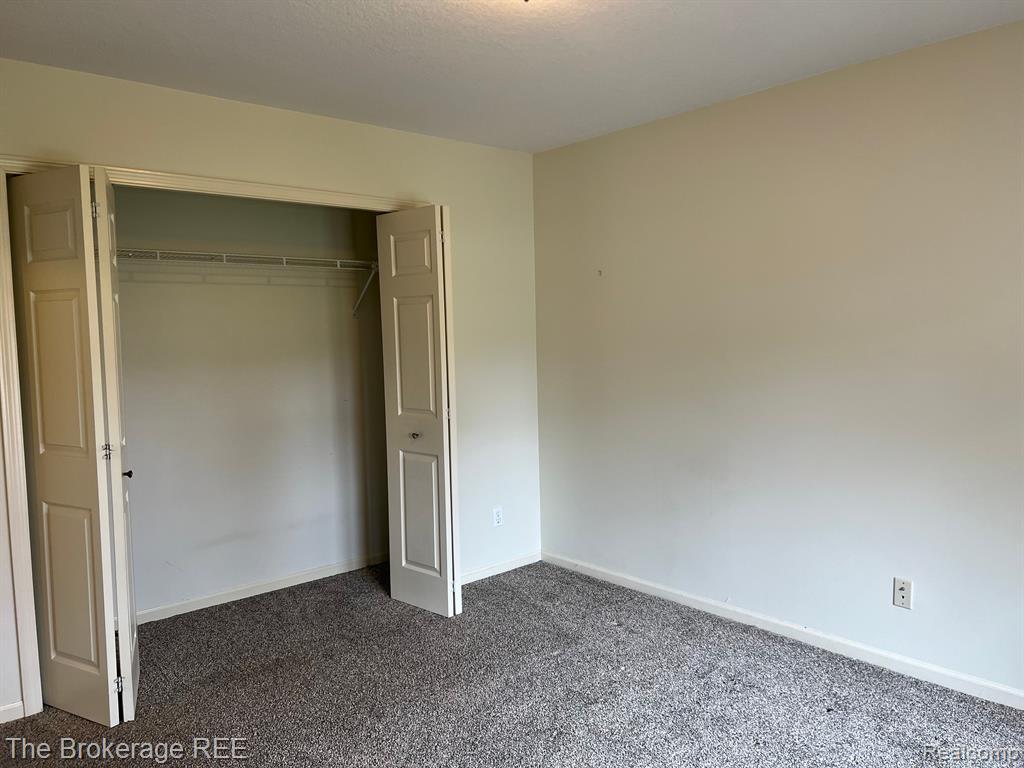 6112 NORMANDY Drive, Saginaw, MI 48638 — Photo 14