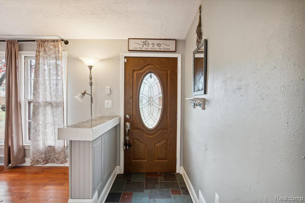 8537 Moms Drive, Belleville, MI 48111 — Photo 6