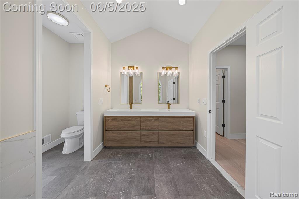 4610 Woodbine Circle, West Bloomfield, MI 48323 — Photo 20