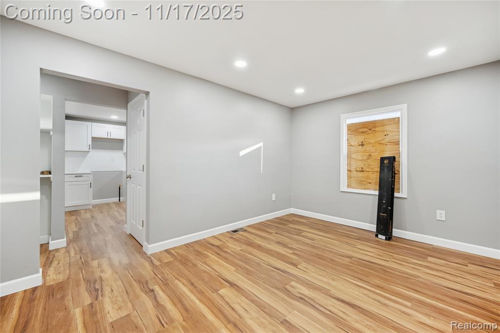 8100 Evergreen Avenue, Detroit, MI 48228 — Photo 18