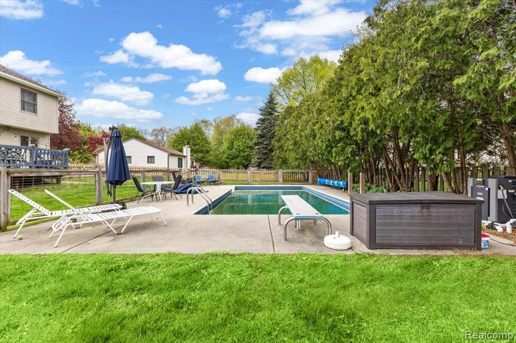 7694 Woodside Place, Waterford, MI 48327 — Photo 8