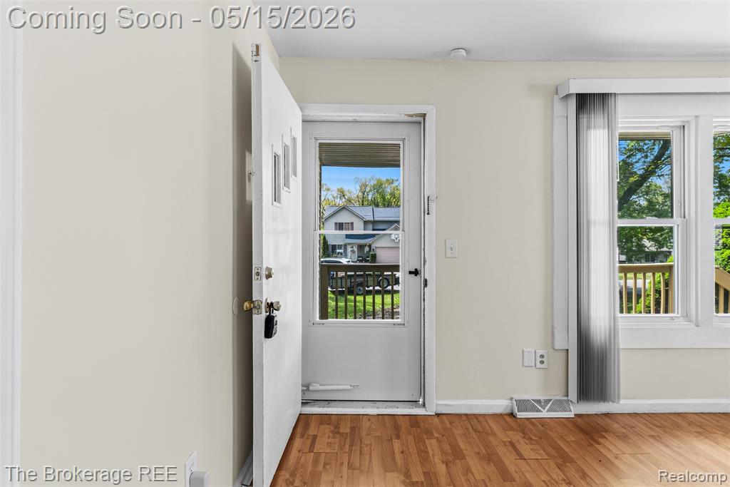6430 Cloverton Drive, Waterford, MI 48329 — Photo 5