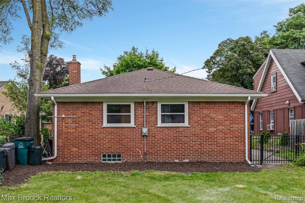 71 Maplefield Road, Pleasant Ridge, MI — Photo 26