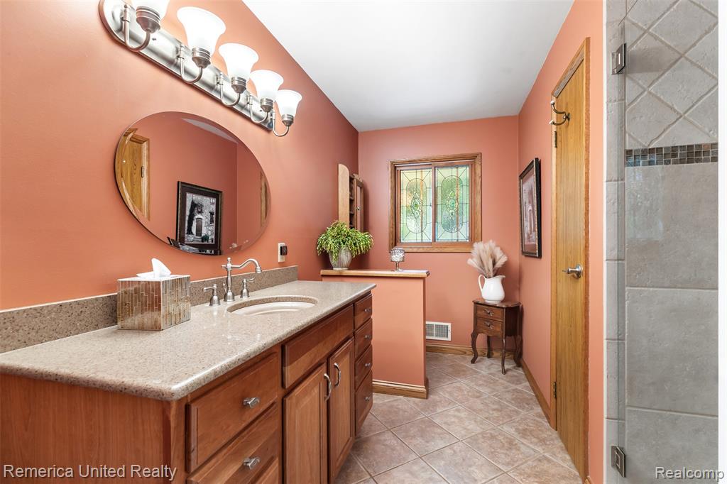 8763 Bishop Road, Brighton, MI 48116 — Photo 9