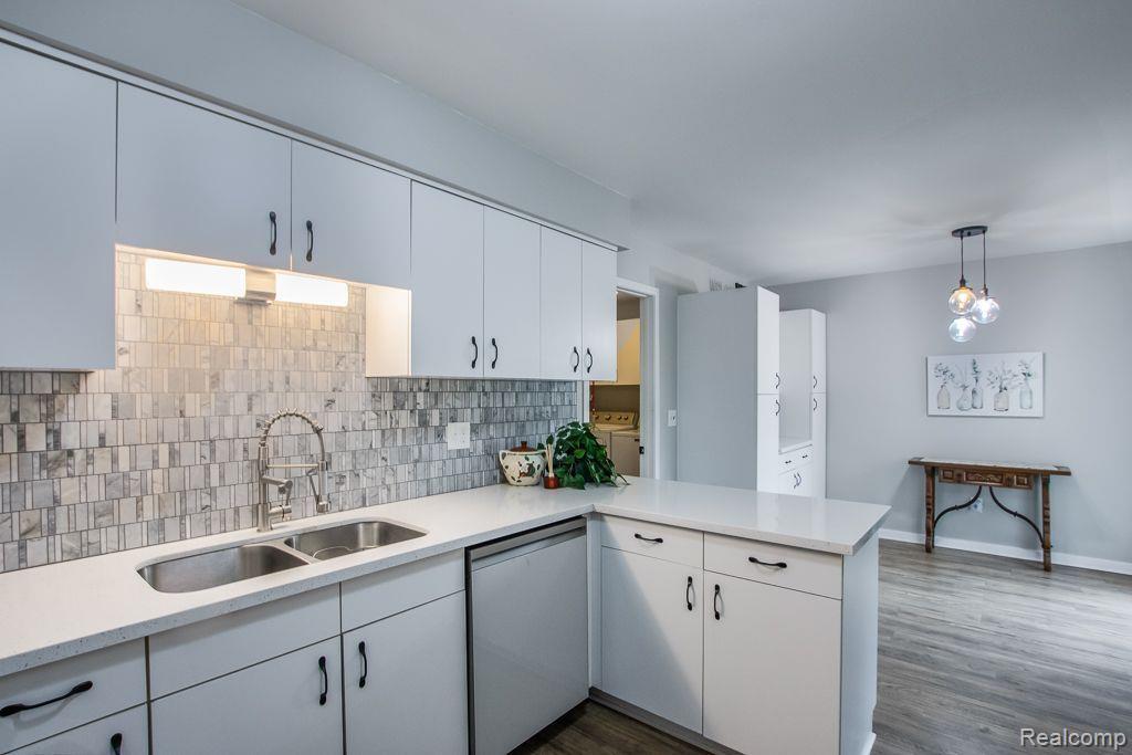 7403 SHERWOOD CREEK, West Bloomfield, MI — Photo 9