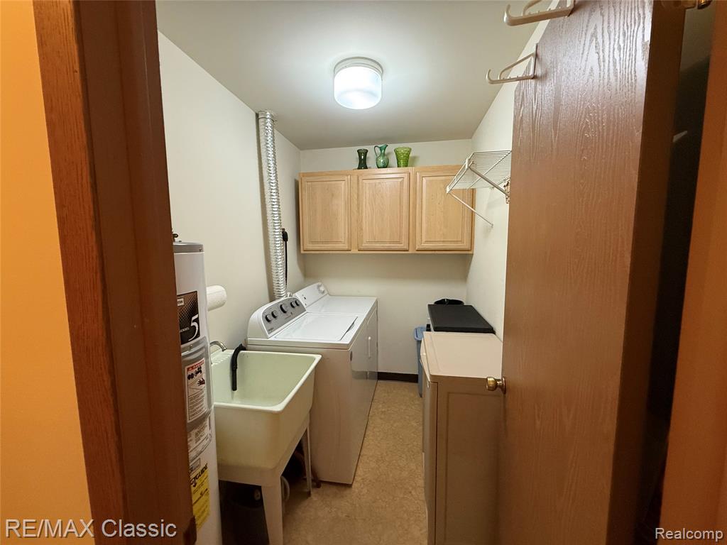 7806 Manor Circle, 203, Westland, MI — Photo 10