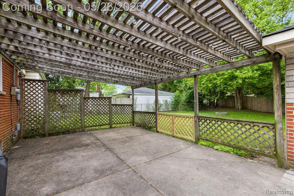 23015 Tuck Road, Farmington, MI 48336 — Photo 40