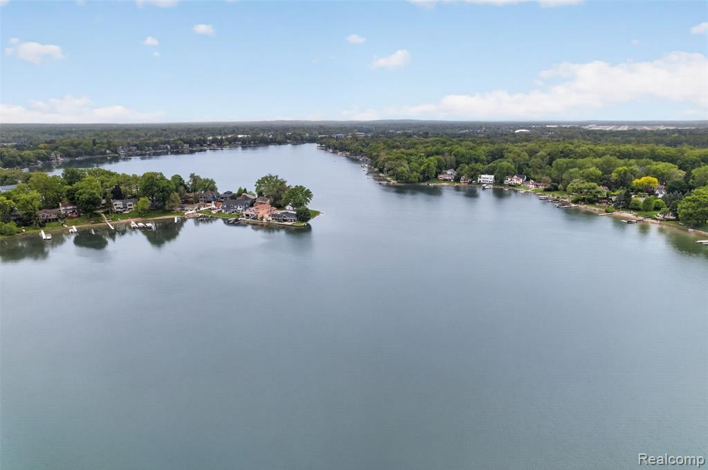 3961 Lakewood Drive, Waterford, MI 48329 — Photo 36