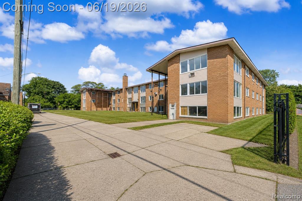 14440 Frankfort Street - Photo 2