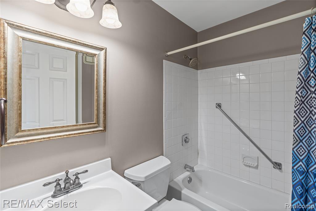 250 Briarcrest Drive, 129, Ann Arbor, MI 48104 — Photo 31
