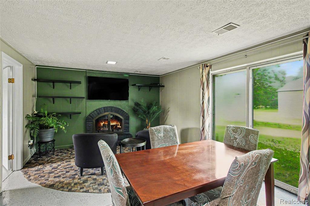 829 Holly Bush Drive, Holly, MI 48442 — Photo 4