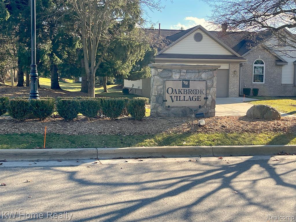 190 WINDING Brook, Commerce Twp, MI 48390 — Photo 33
