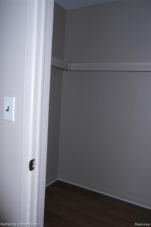 7020 VILLA Drive, Waterford, MI 48327 — Photo 11