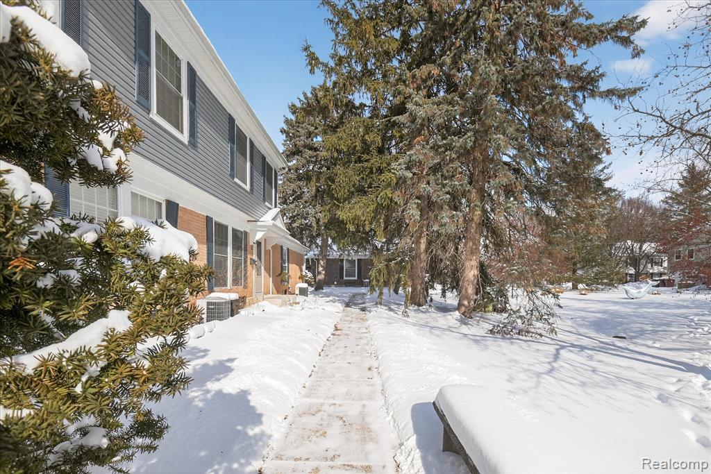 2736 Glenbridge Court, Ann Arbor, MI 48104 — Photo 38